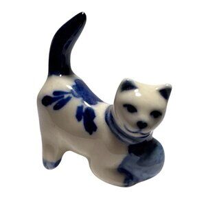 Ceramic Cat Figurine With Ball of Yarn Playing White Kitten Blue Flowers 1.5"